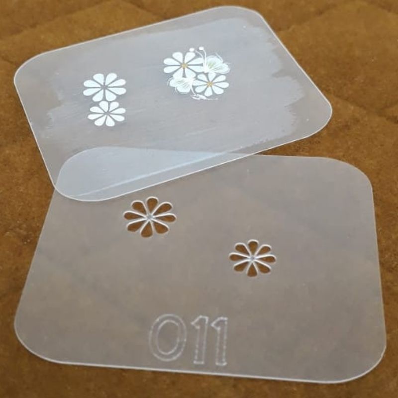 100 Moldes Vazados para Adesivos de Unhas: Crie Designs Únicos