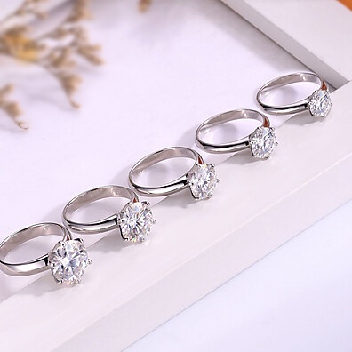Anel Moissanite: Brilho Eterno em Prata 925