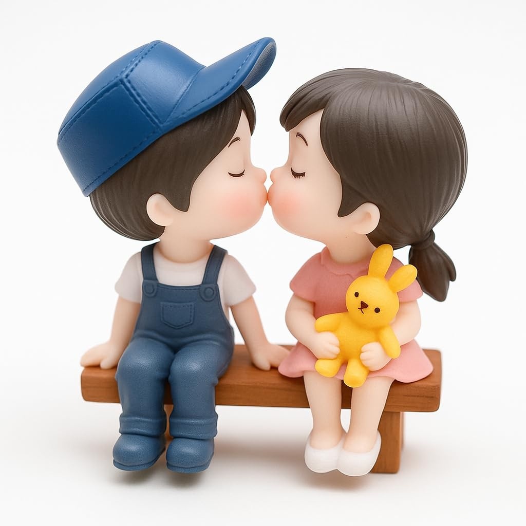 Casal em Banco de Madeira - Miniatura para Terrários e Decoração Romântica
