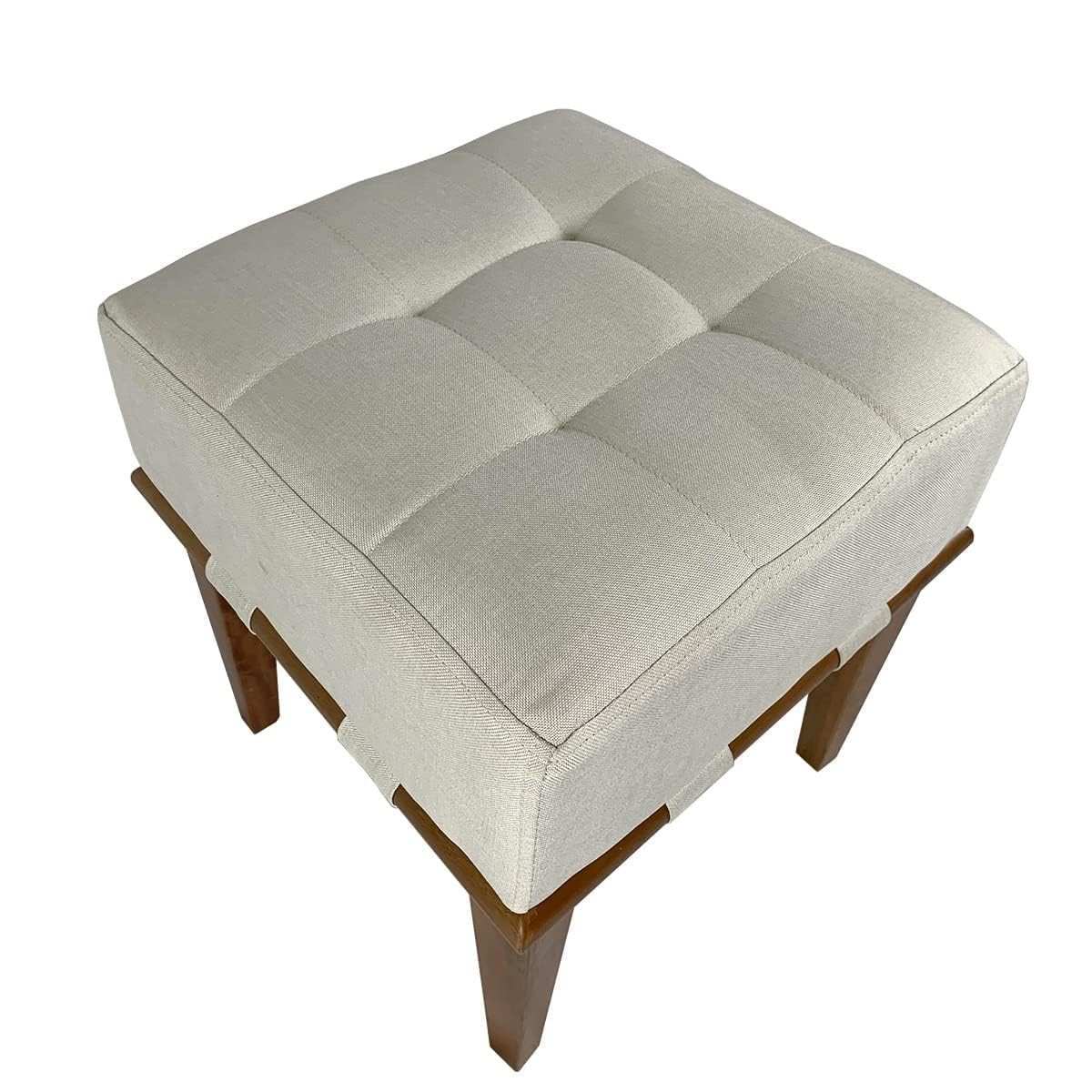 a-madeira-confortavel-em-quadrado-e-claro-em-assento-bege-linho-decorativo-com-macica-puff-estrutura-a