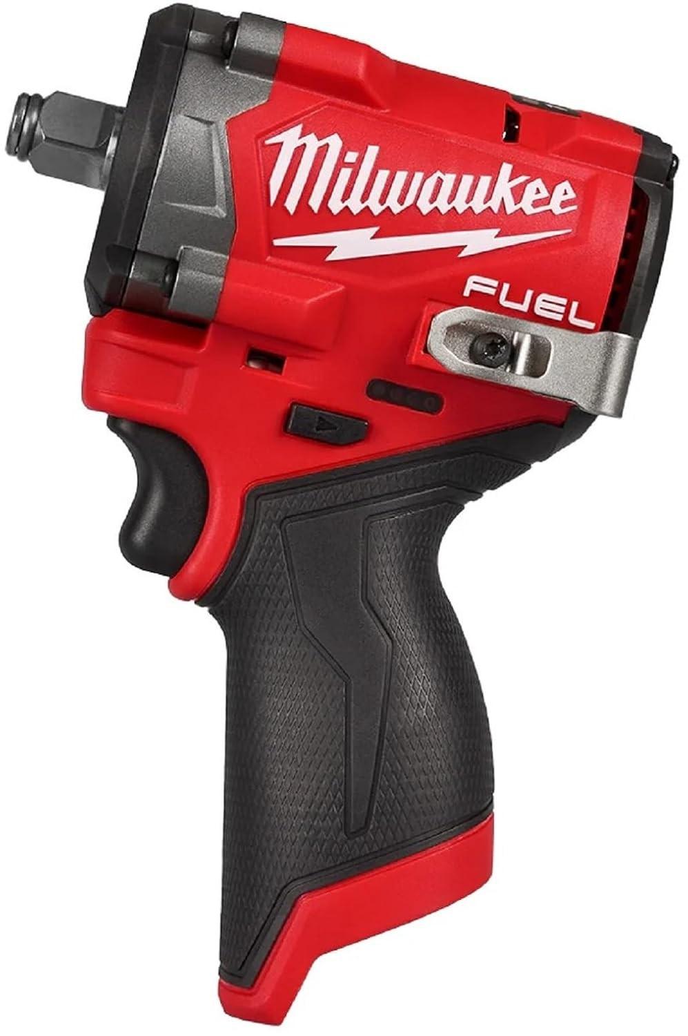 Chave de Impacto Milwaukee M12 FUEL Stubby 1/2": Potência e Precisão para Seu Trabalho