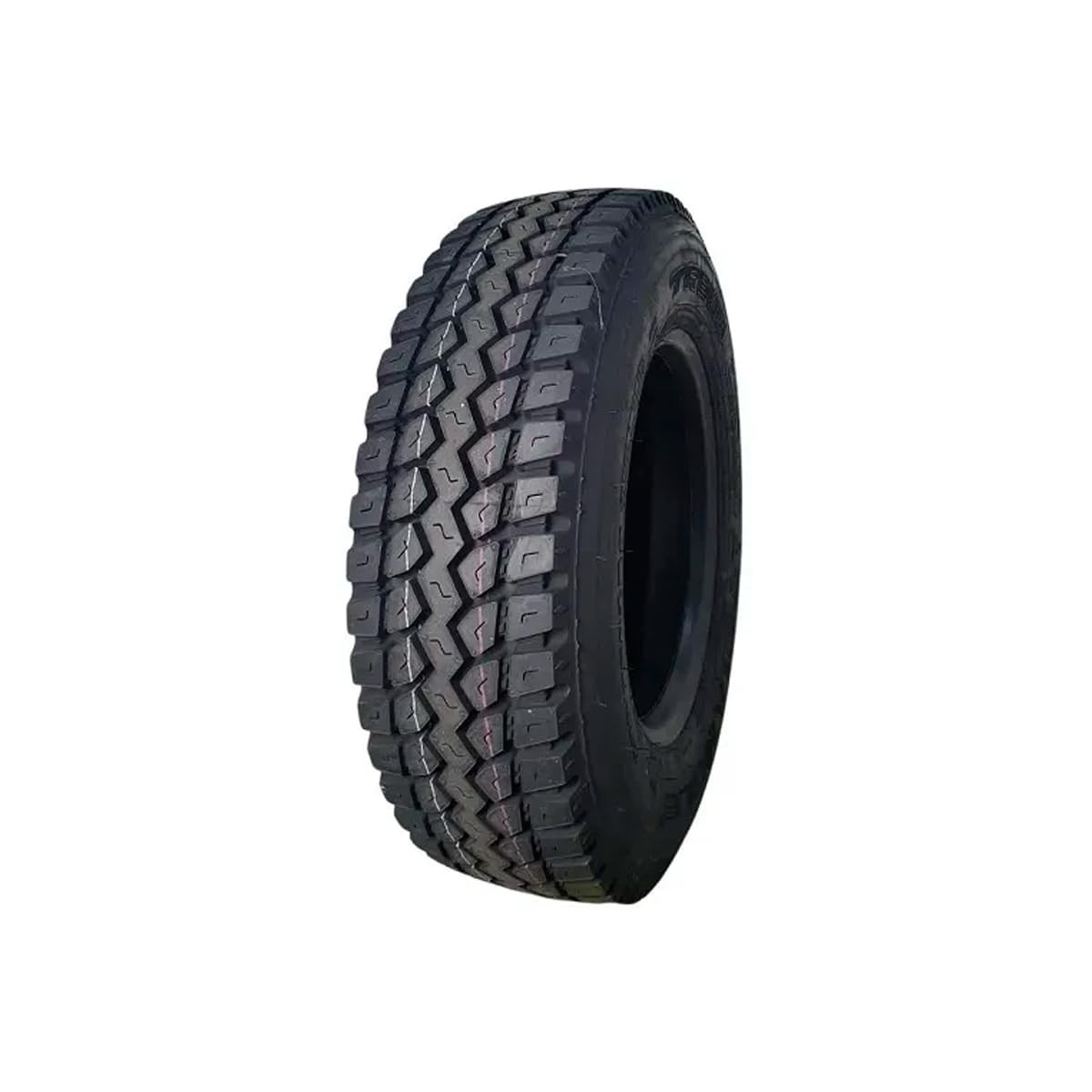 Pneu Borrachudo 215/75R17,5 16PR TR689A: Tração Imbatível para Terrenos Exigentes