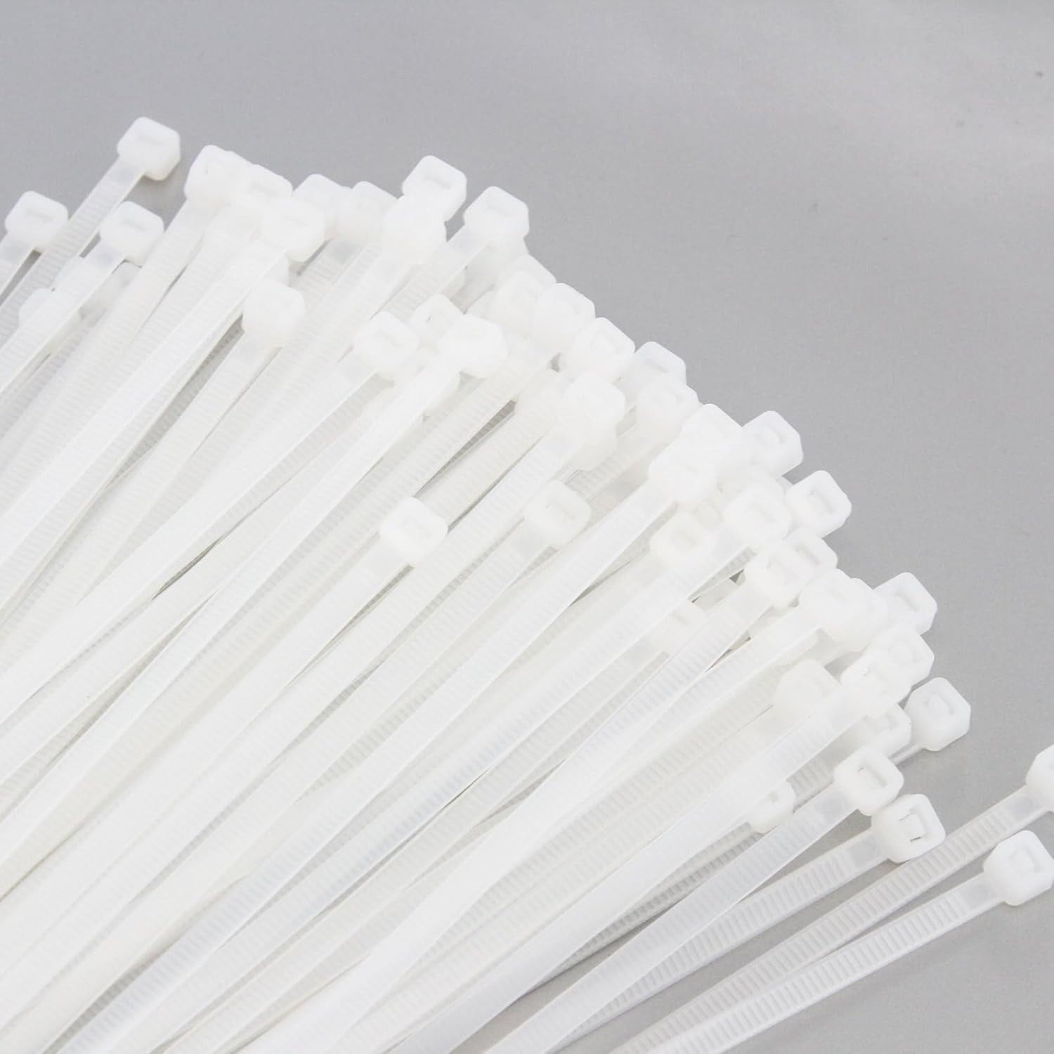 Abraçadeiras Plásticas Brancas Premium - Resistência e Durabilidade para Organização Interna/Externa