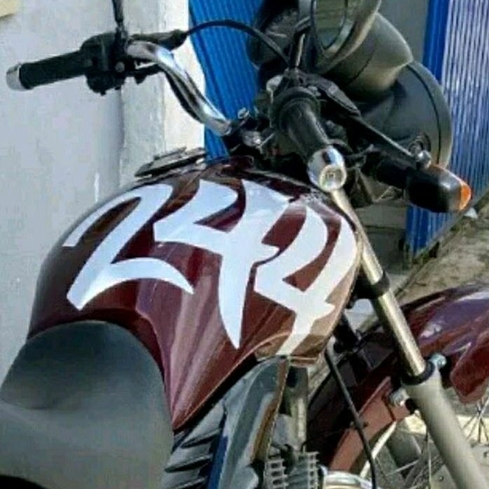 Adesivo 244 Super Grande para Tanque de Moto: Transforme Seu Look com Facilidade