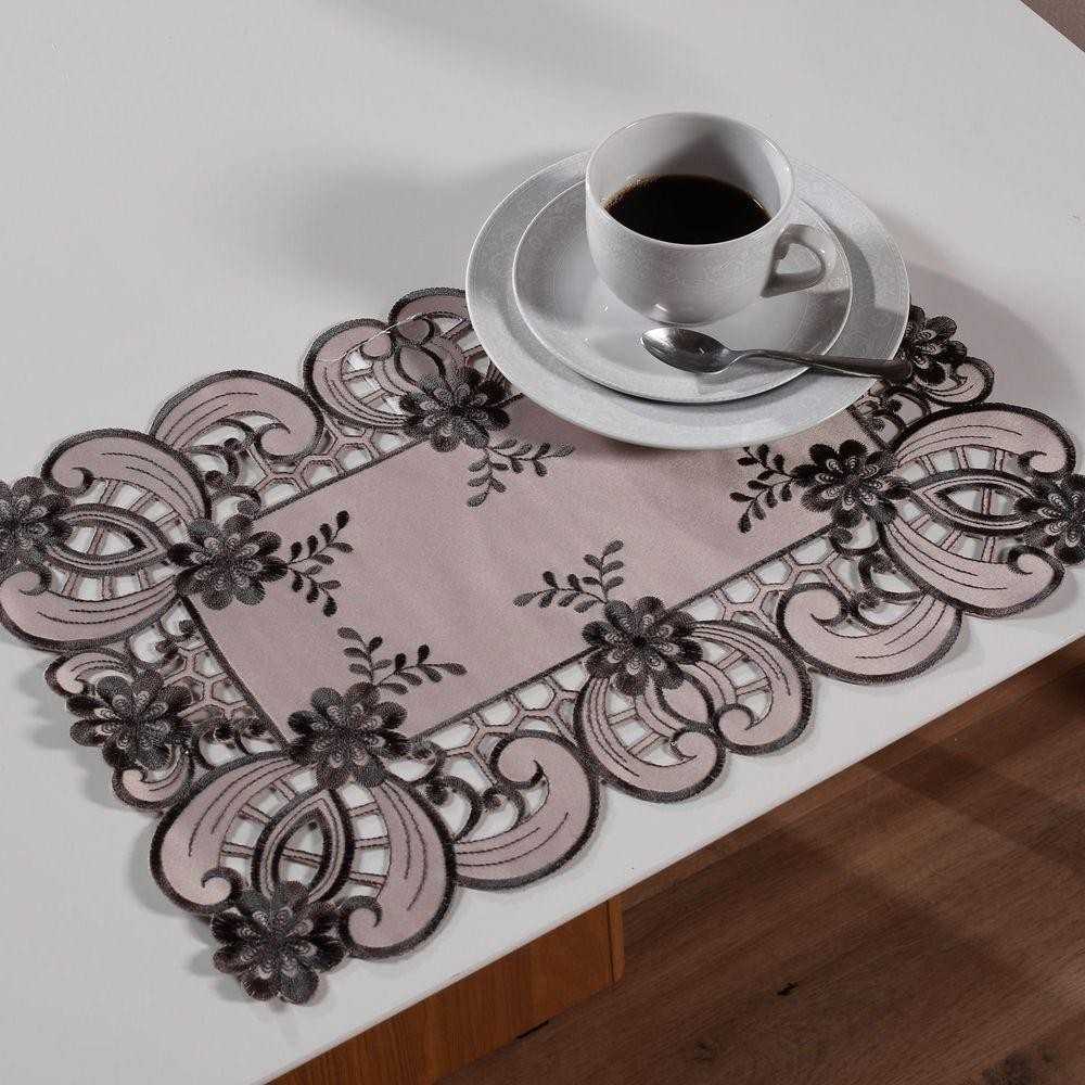 Americano Bordado Inglês: Elegância para sua Mesa