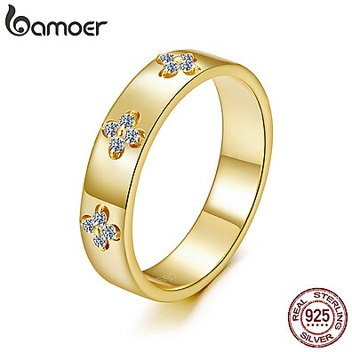 Anel Prata 925 com Trevo de Quatro Folhas e Moissanite