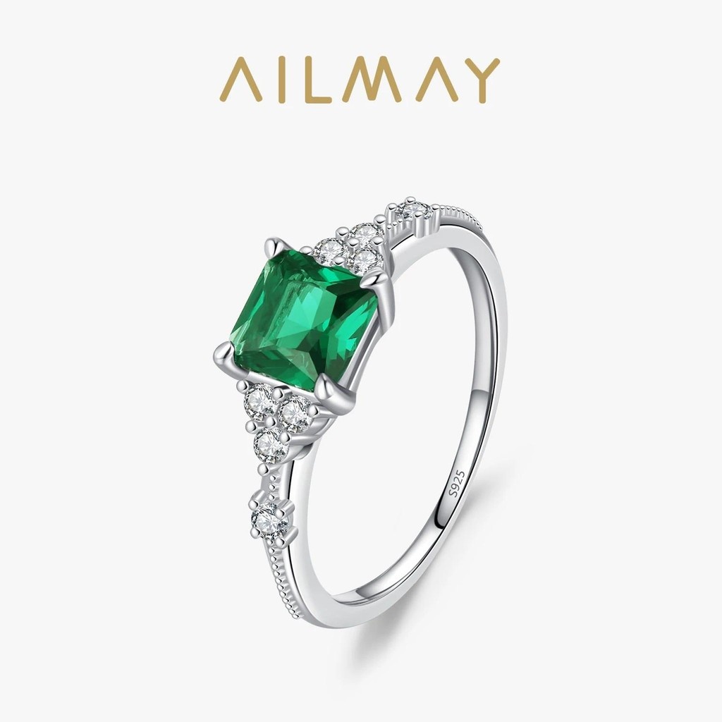 Anel Quadrado Verde: Prata 925 Elegante