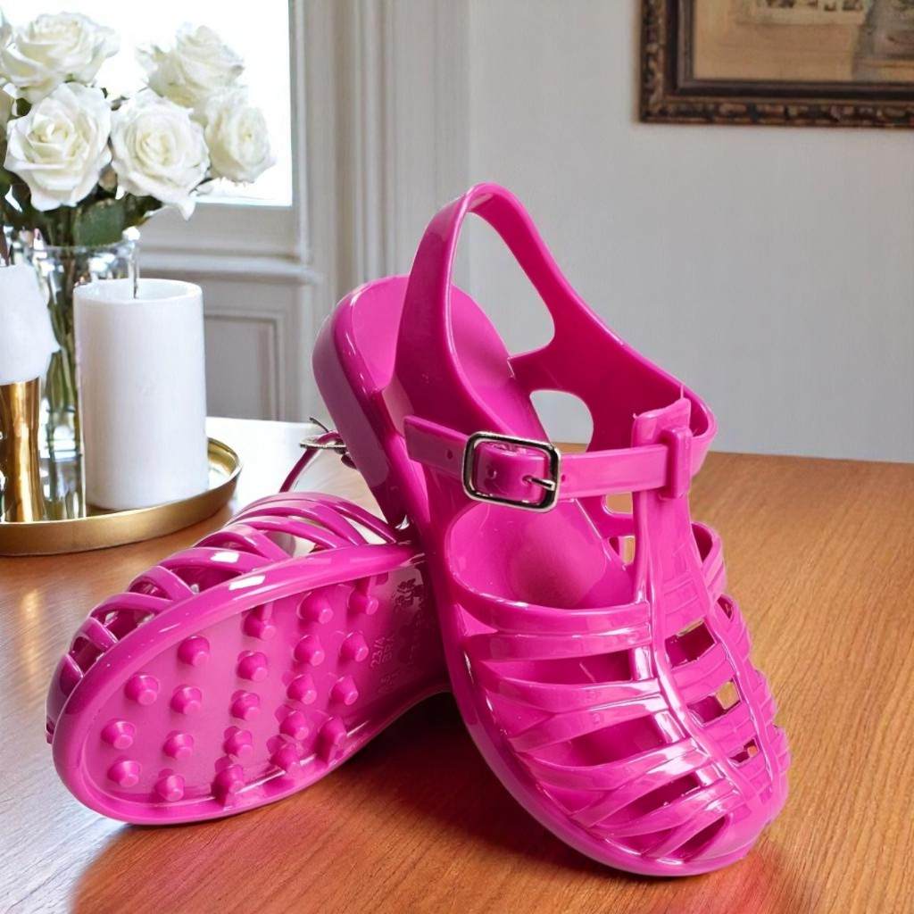 Sandália Infantil Menina Flexível: Conforto e Estilo para Pequenas Aventureiras!