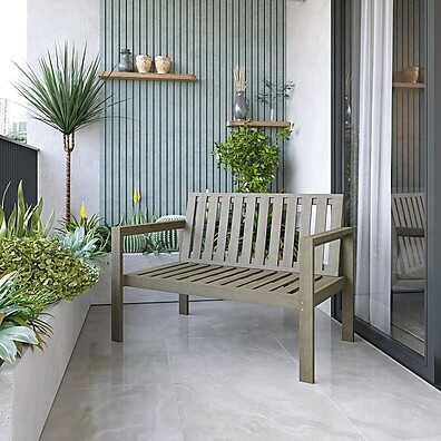 Banco de Jardim Madeira Maciça: Conforto e Estilo