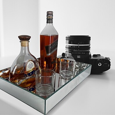Bandeja Espelhada: Elegância para sua Mesa
