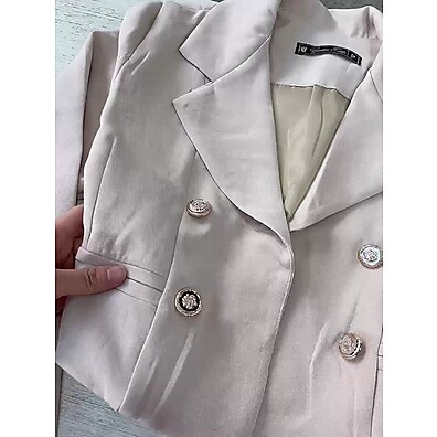 Blazer Mini Alfaiataria: Elegância e Estilo ✨
