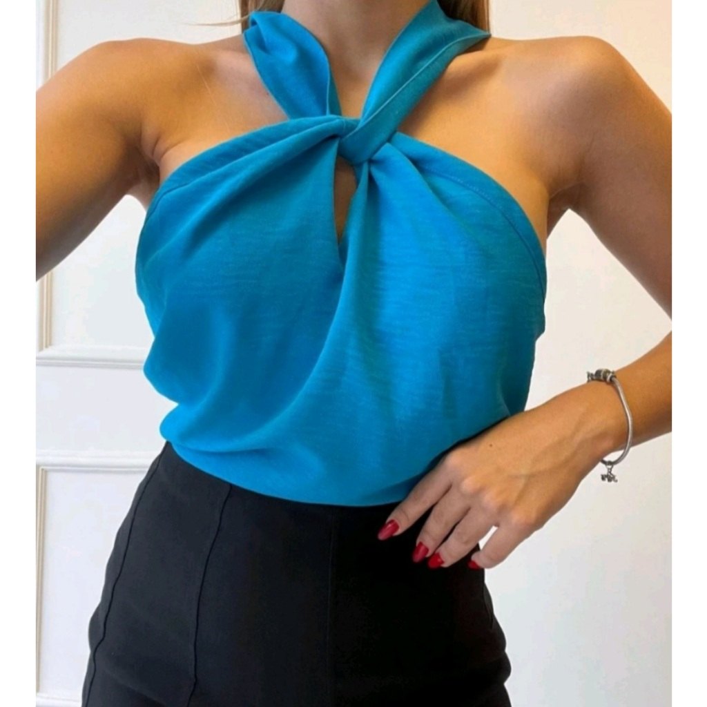 Blusa Feminina Gola em Nó Duna Tendência: Estilo e Conforto