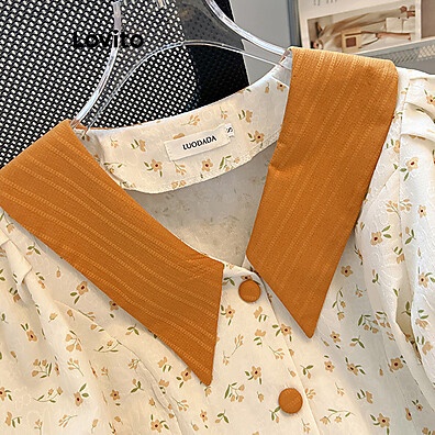 Blusa Lovito com Gola Contrastante e Mangas Bufantes - Estampa Floral Multicolorida
