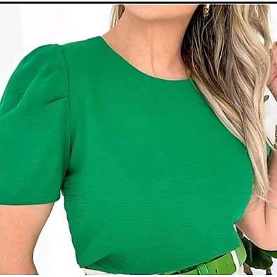 Blusa Manga Bufante: Elegância Soltinha para o Verão ✨
