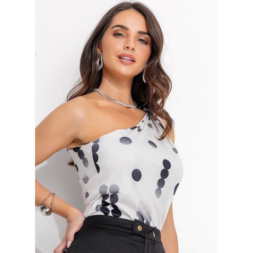 Blusa Poá Desconstruída: Elegância e Conforto
