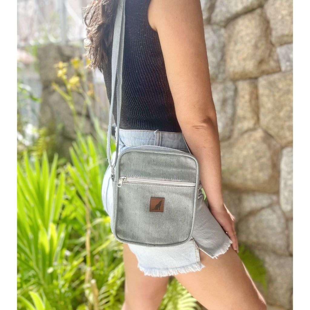 Bolsa de Ombro Tiracolo Fermina – Estilo e Praticidade em Jeans
