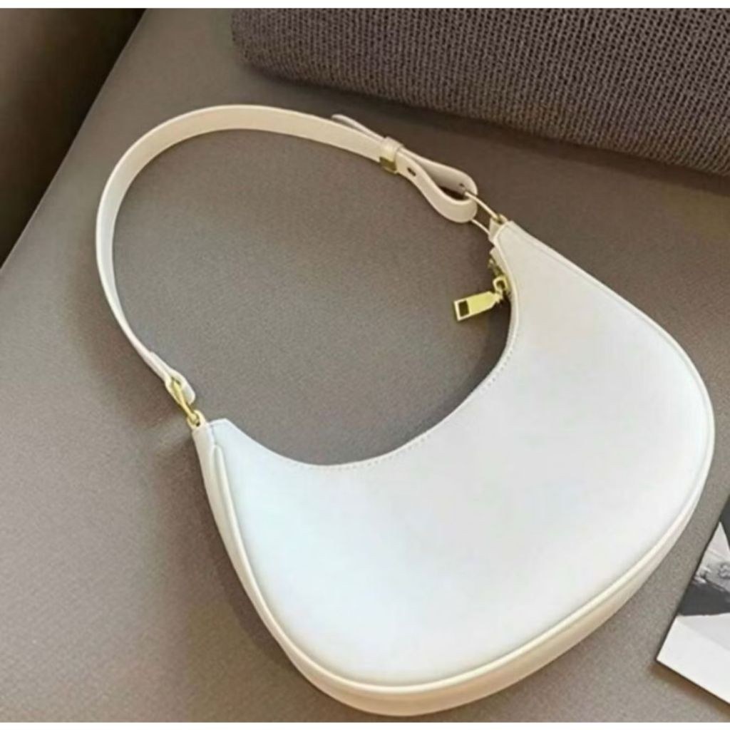 Bolsa Meia Lua Branca: Elegância e Estilo