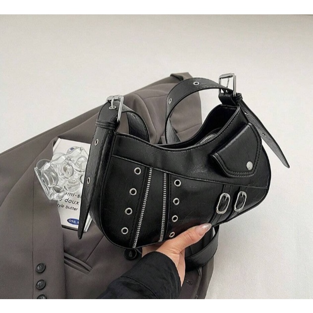 bolsa-punk-rebite-estilo-e-praticidade-diaria