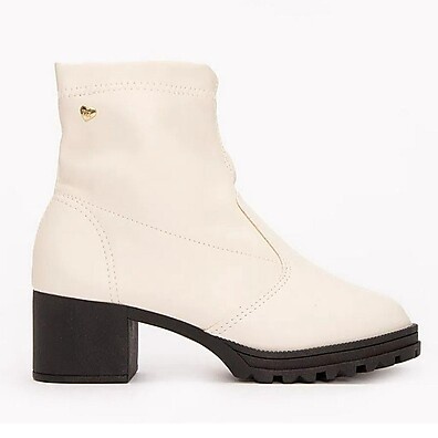 Bota Coturno Molekinha Saltinho: Conforto e Estilo para sua Menina