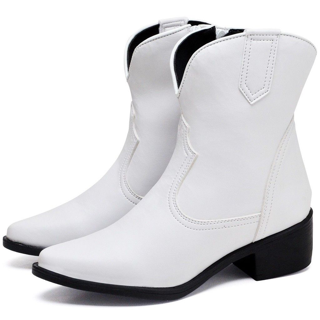 Bota Country Feminina: Estilo Western em 2024!