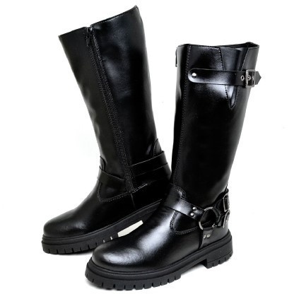 Bota Feminina Tratorada: Estilo e Atitude!