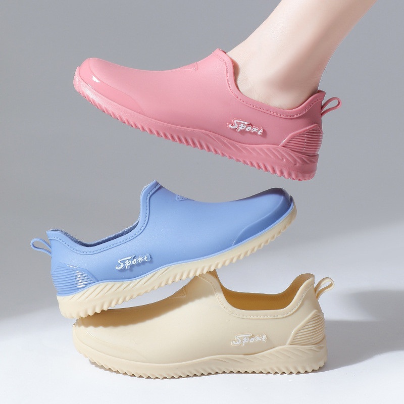 Botas de Chuva Feminina com Sola Grossa e Cano Baixo