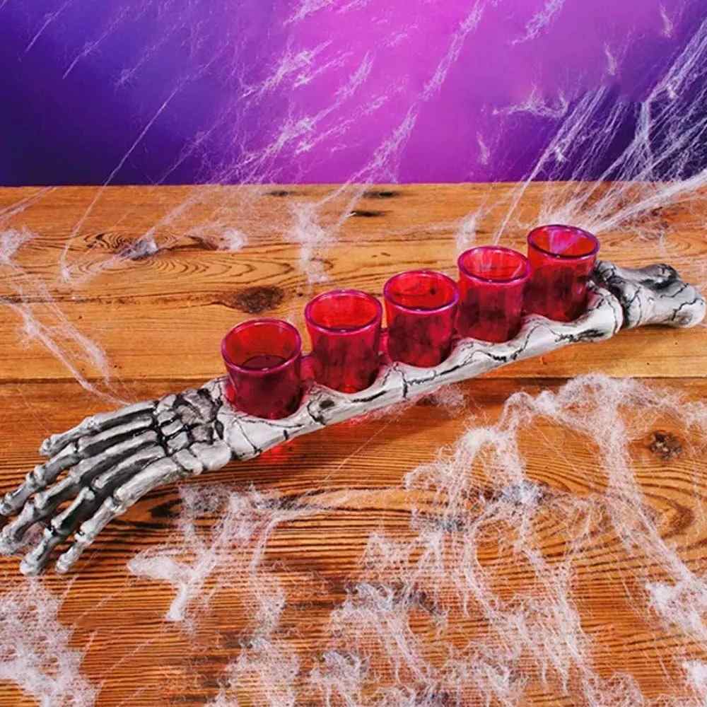 Braço Esqueleto: Sirva Shots com Estilo Halloween! 💀