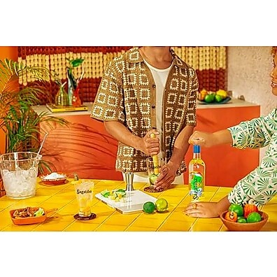 brasileira-700ml-sagatiba-pura-da-cachaca-essencia-a