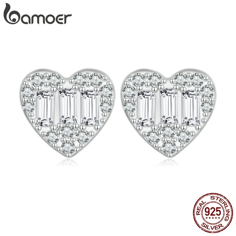 Brincos de Coração em Prata 925 - Elegância Simples para Mulheres