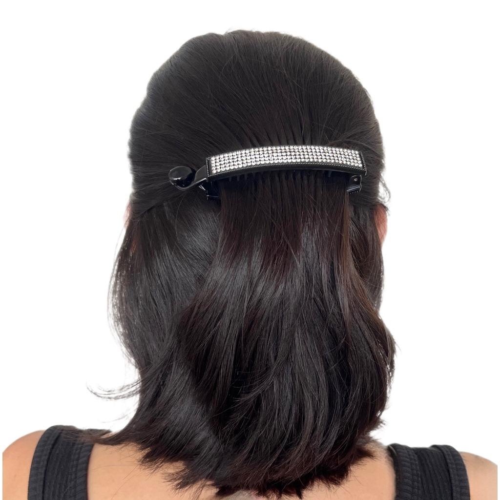 Presilha Banana com Strass: Elegância e Praticidade para Seu Cabelo
