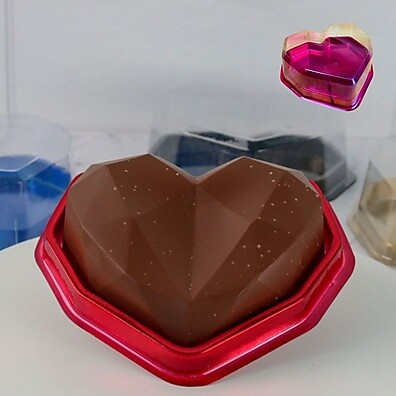 Caixa Coração Lapidado Vermelha 350g – Elegância em Detalhes