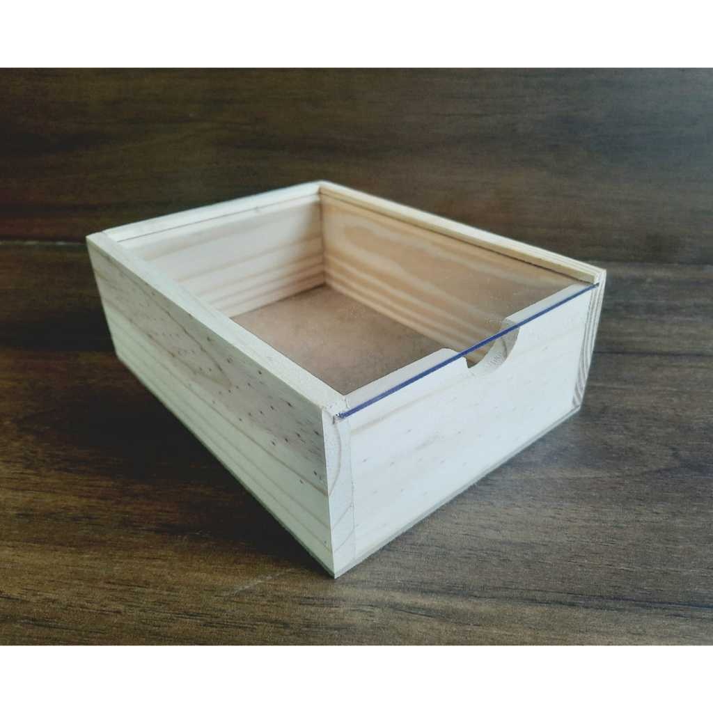 caixa-estojo-em-madeira-pinus-com-tampa-acrilica-20x15x7cm