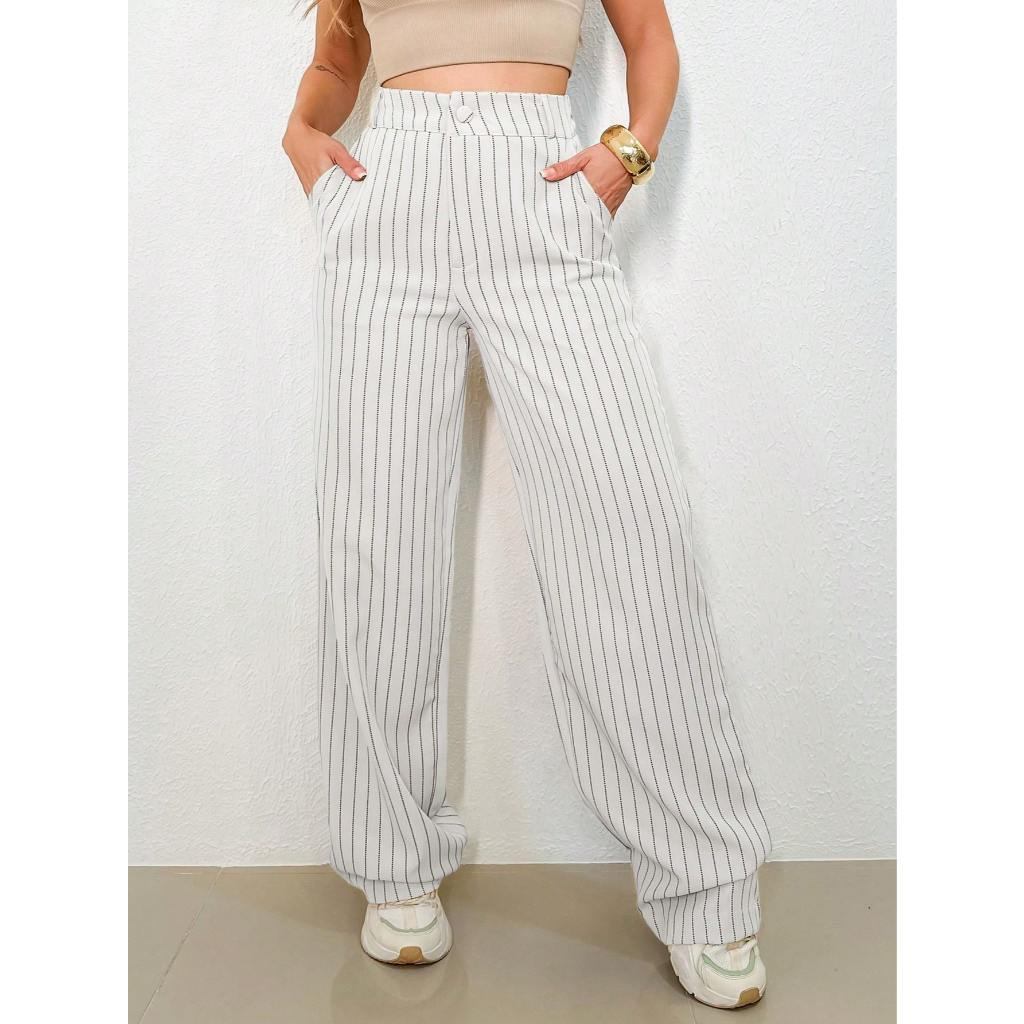 Calça Listrada Elegante: Leveza e Estilo!