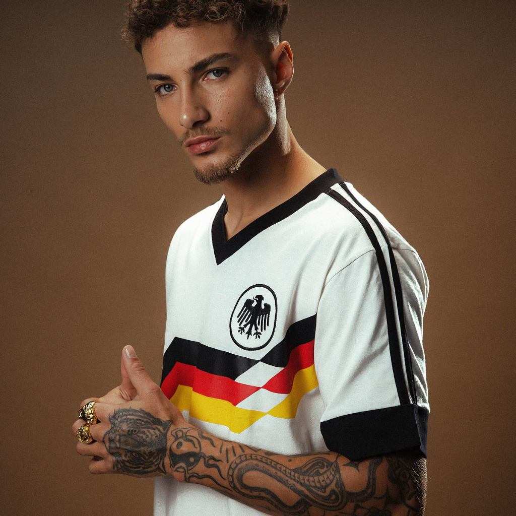 Camisa Alemanha Retrô 1990 Oficial: Reviva o Título Mundial!