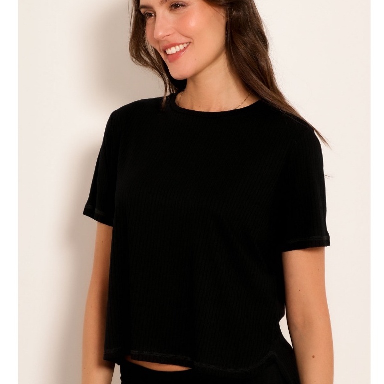 Camiseta Canelada Feminina: Estilo e Conforto!