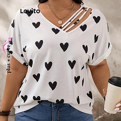 Camiseta Curva Plus Size com Estampa de Coração para Mulheres