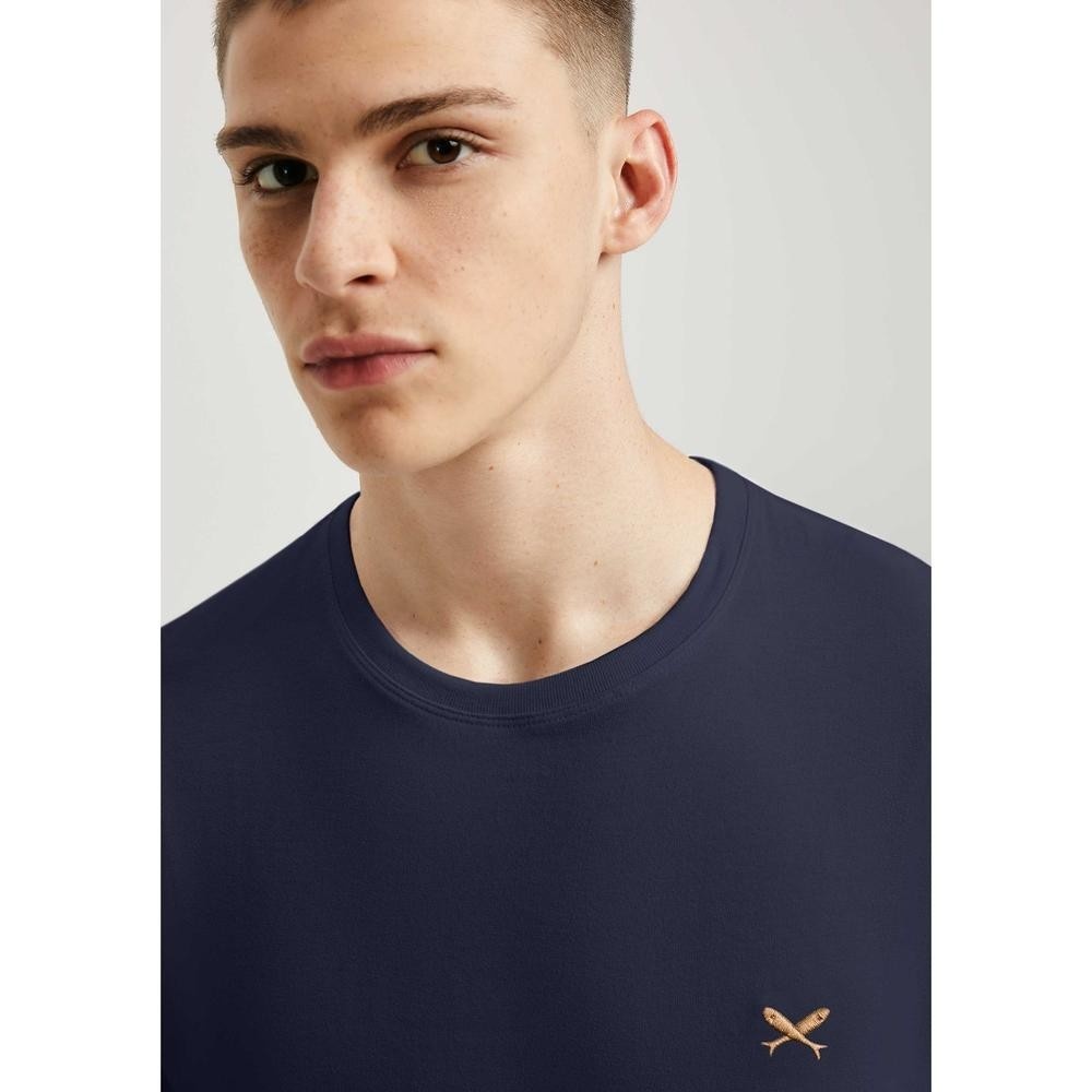 Camiseta Hering Bordada: Estilo e Conforto!