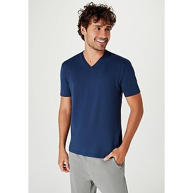 Camiseta Hering Slim Gola V: Conforto e Estilo