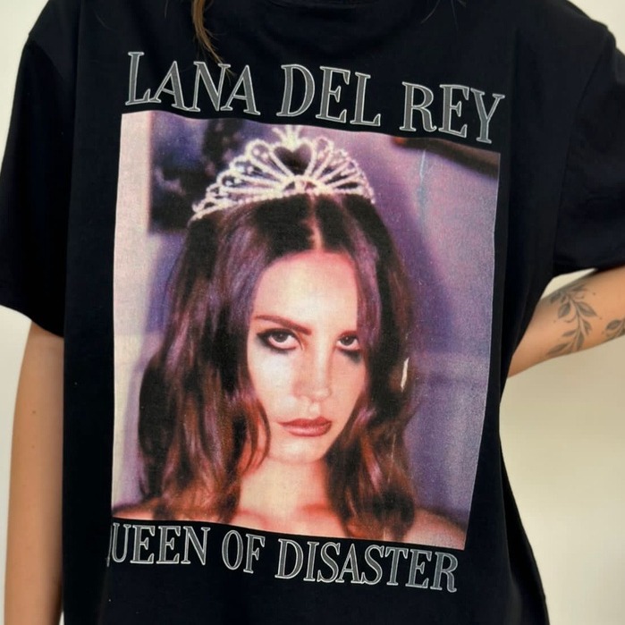 Camiseta Lana Del Rey Unissex: Estilo e Conforto em Algodão