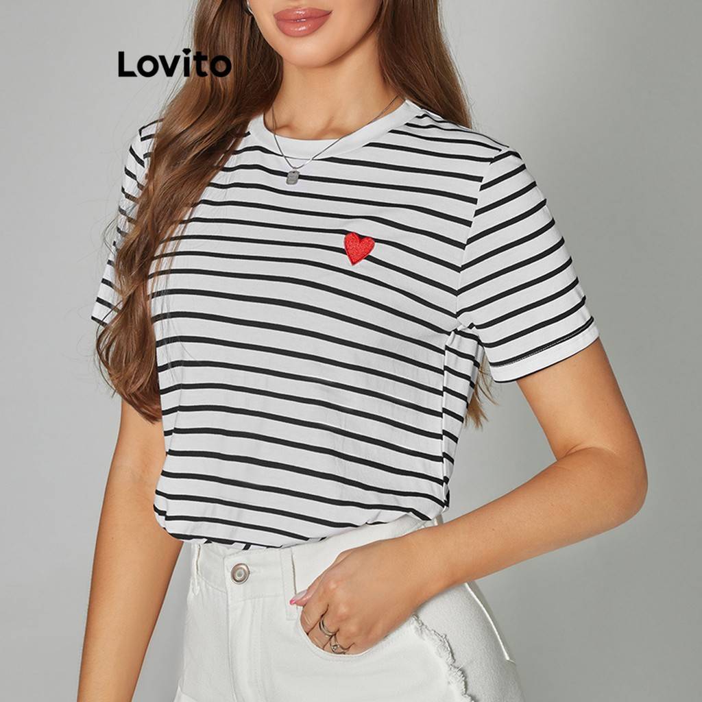 Camiseta Listrada com Coração Lovito: Estilo Casual