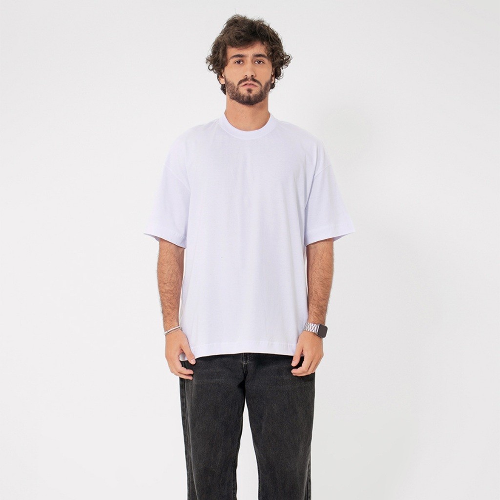Camiseta Oversized Branca: Conforto e Estilo!