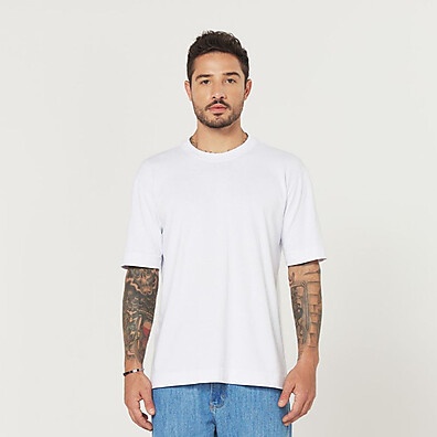 Camiseta Oversized Branca: Estilo Streetwear Premium