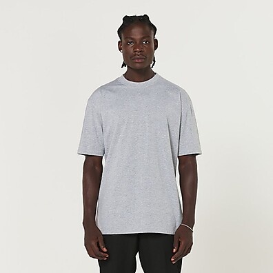 Camiseta Oversized Cinza: Conforto e Estilo!