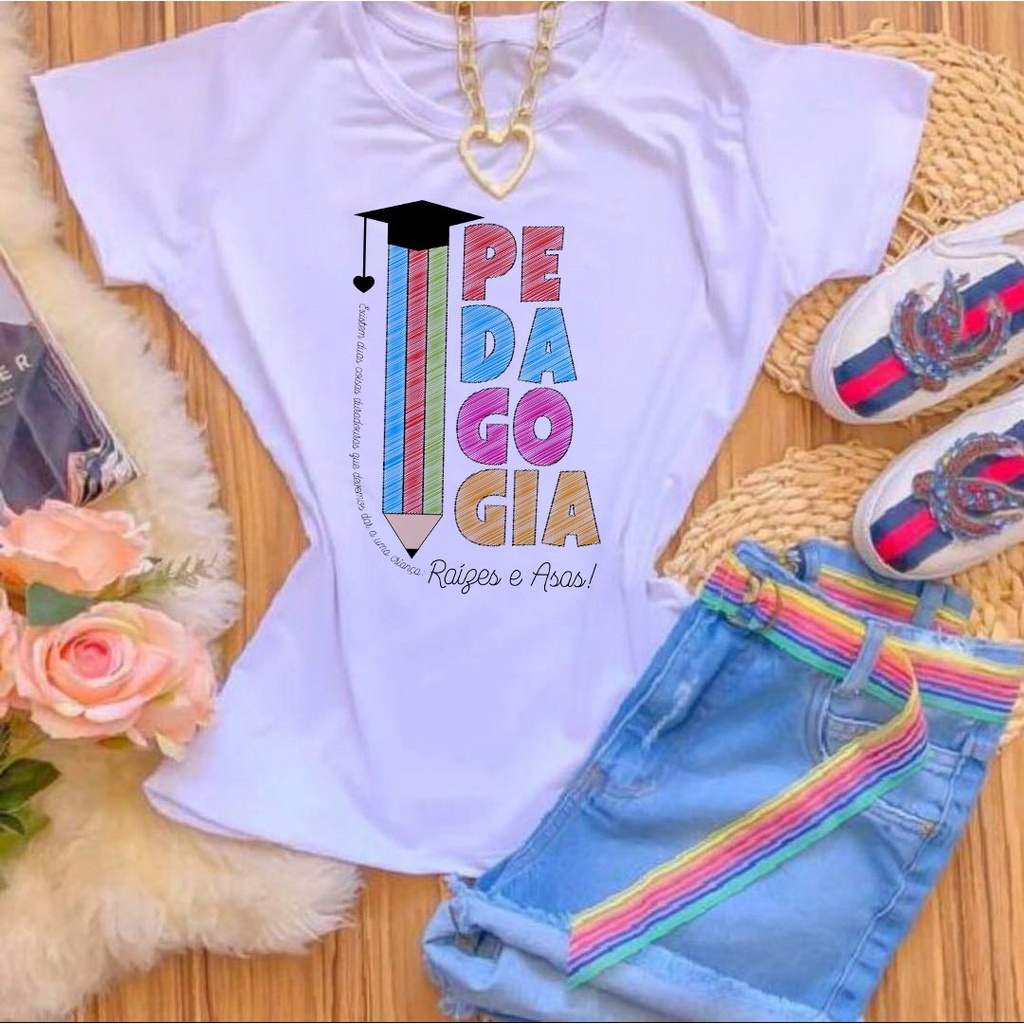 Camiseta Profissão Pedagogia com Lápis: Estilo e Qualidade para Professores