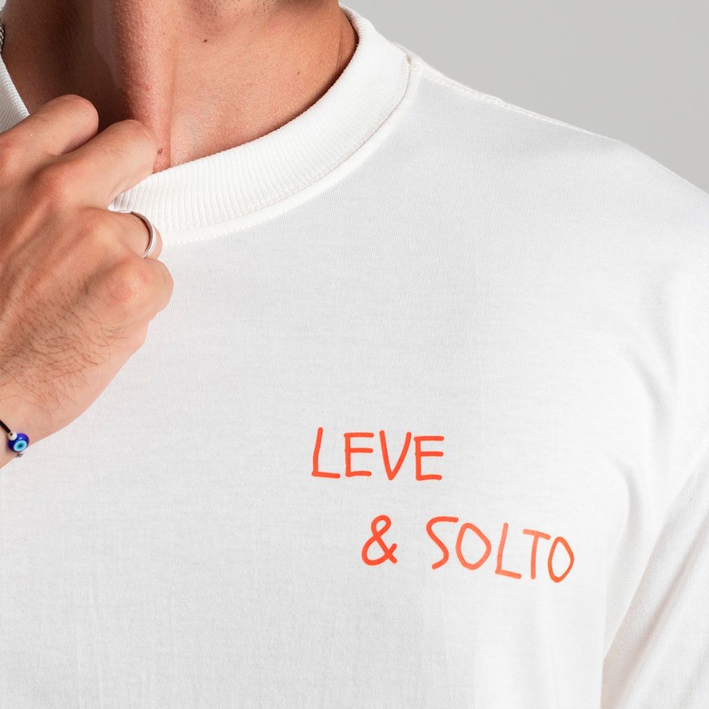 Camiseta Shopito: Estilo e Conforto!