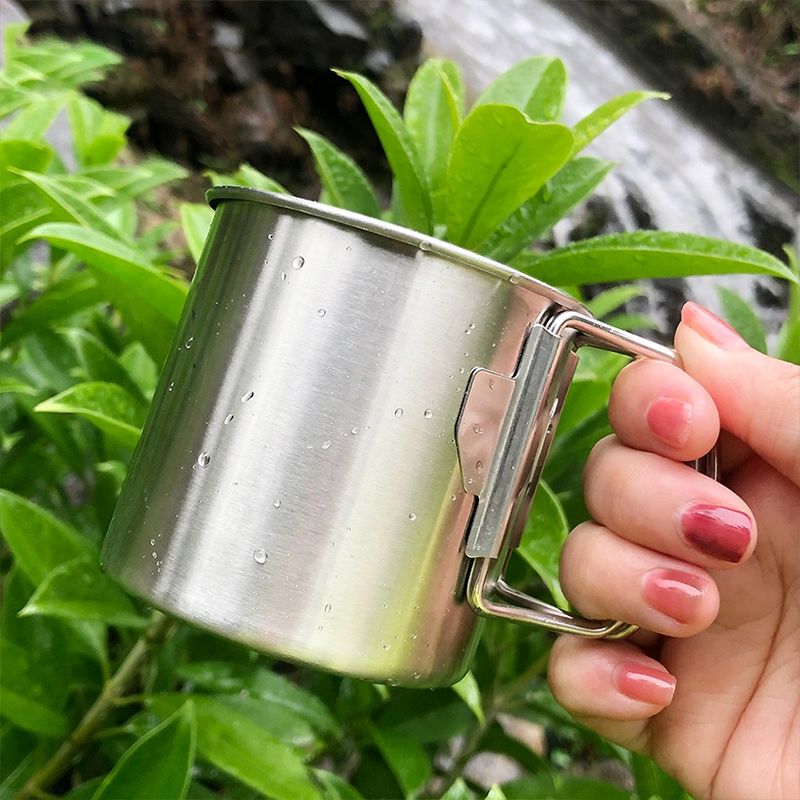 Caneca Inox Dobrável: Kit Ideal para Aventura!