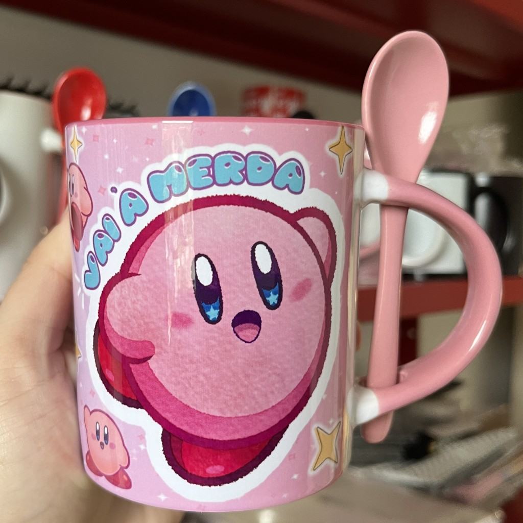 Caneca Kirby: Comece o Dia com Diversão!