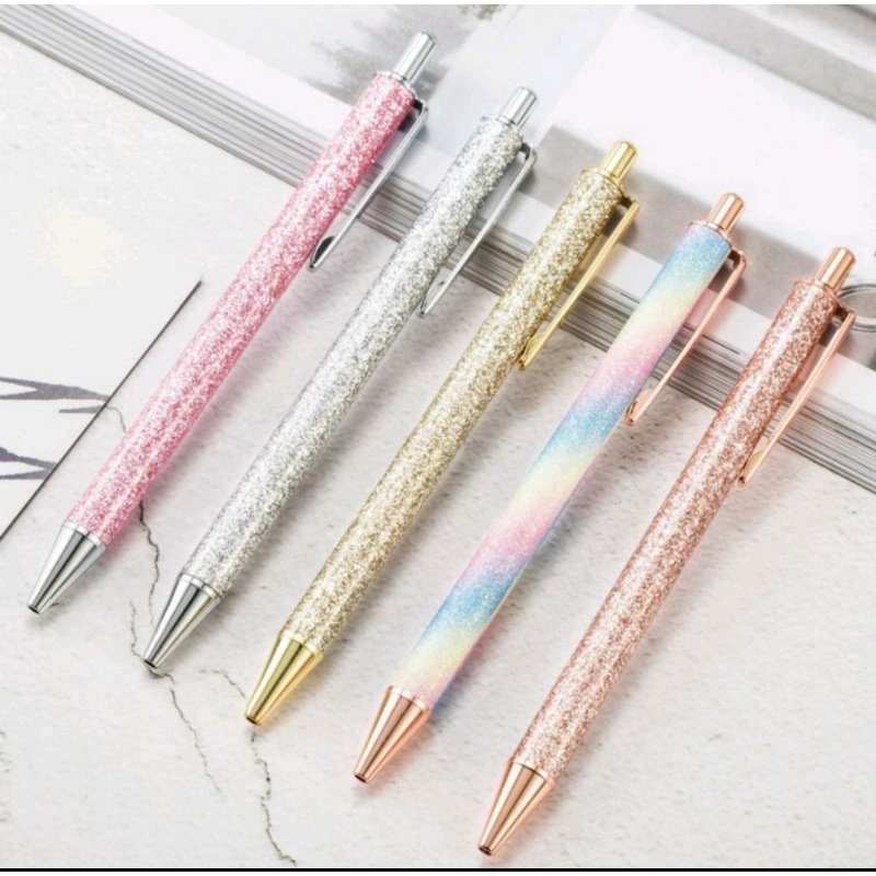 caneta-metalica-com-brilho-luxo-e-estilo-na-escrita