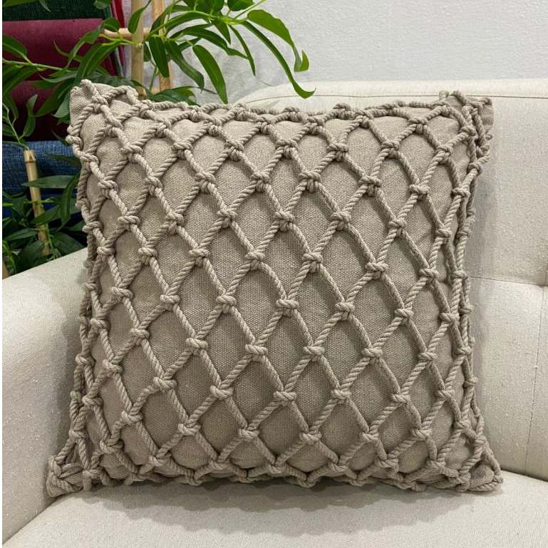 Capa Almofada Boho: Toque Artesanal e Aconchego