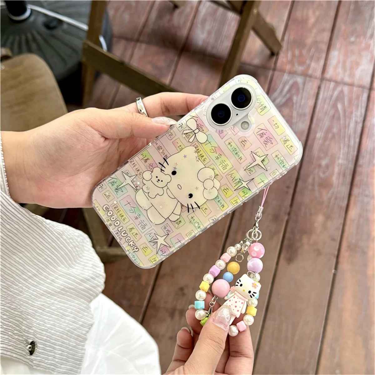 Capa Hello Kitty iPhone: Proteção e Estilo!